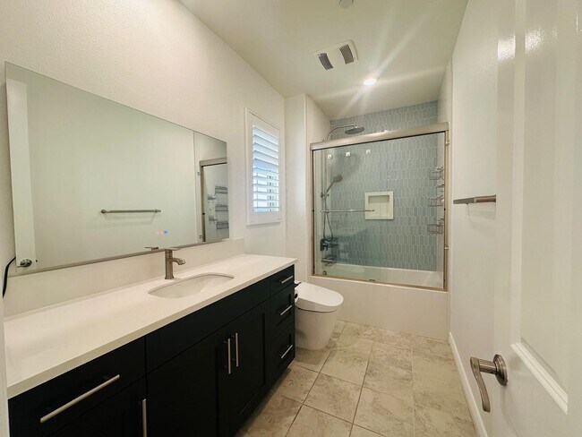 Building Photo - Luxury Estate in Exclusive Gated Community of Orchard Hills