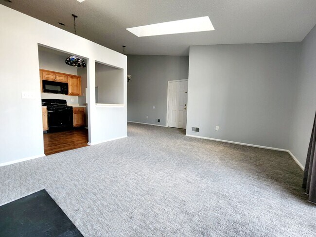 Building Photo - 2 Bedroom, 2 Bath - Society Hill, Mahwah, NJ - "NO BROKER FEE"