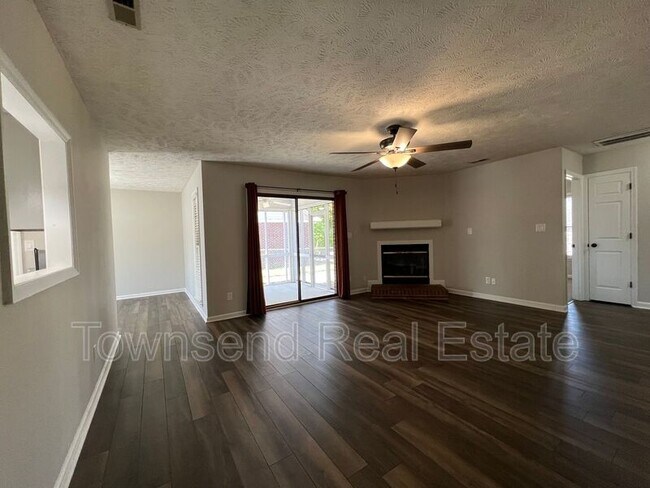 Building Photo - 7126 Kearny Ave