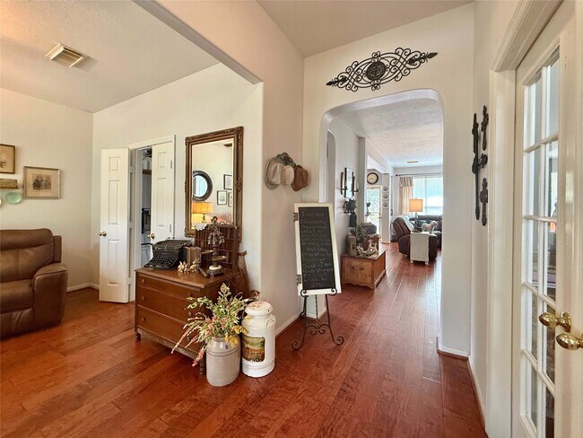 Building Photo - 176 S Holly Laurel Cir