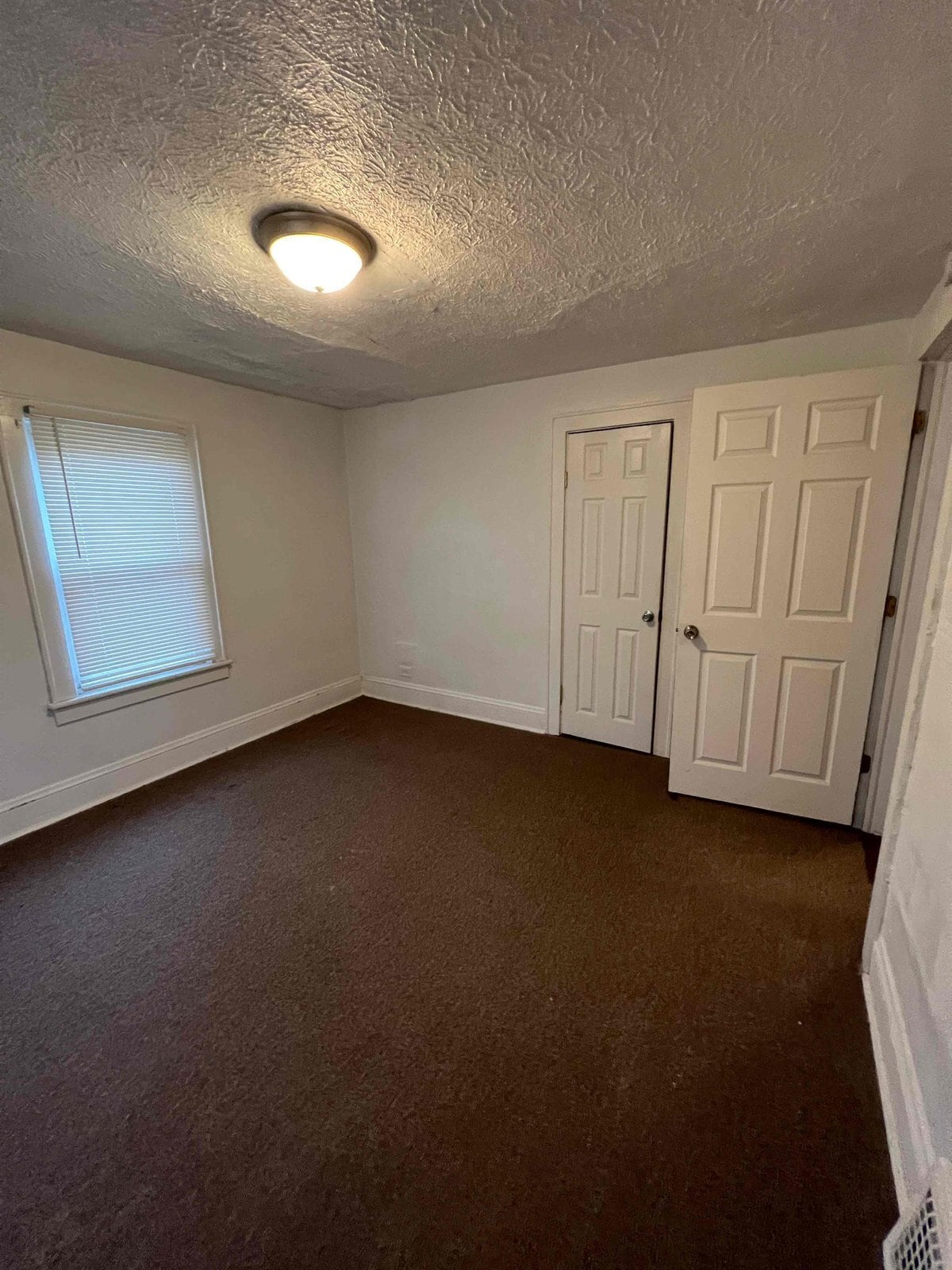 Building Photo - 400 Noble Ave