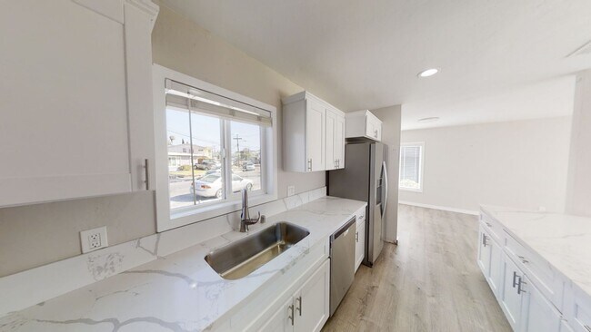 Building Photo - 5266-5268 Tipton St