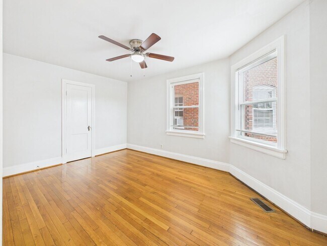 Building Photo - 3543 Grove Ave