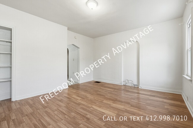 Building Photo - 703 Excelsior St