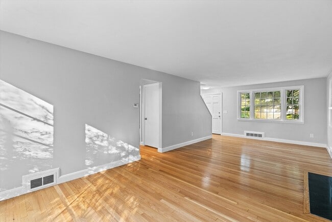 Building Photo - 36 Delmar Ave