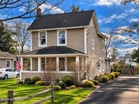 Building Photo - 214 Howe St