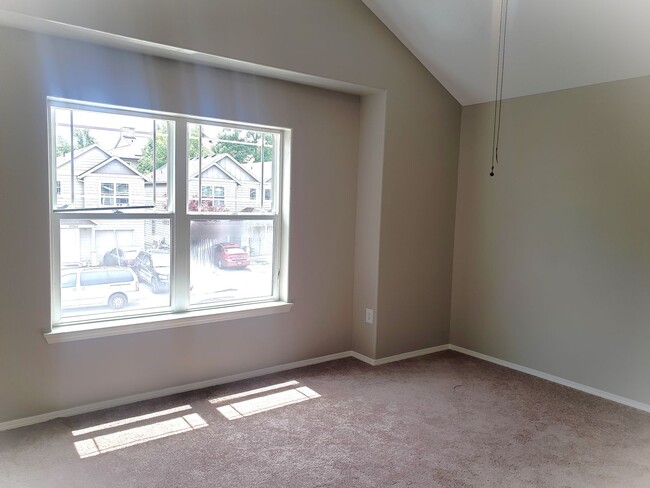 Building Photo - Great Townhouse in SE Portland!   rentalsc...