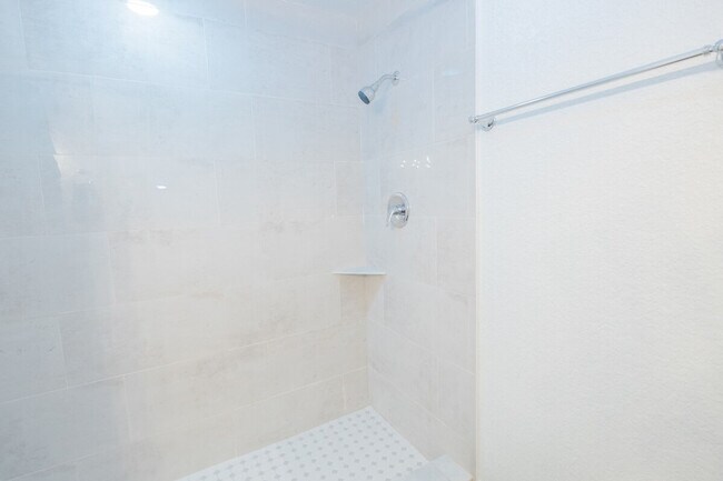 Building Photo - 3007 E 21st Ave