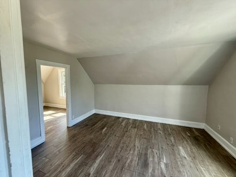 Building Photo - 912 St James Ct