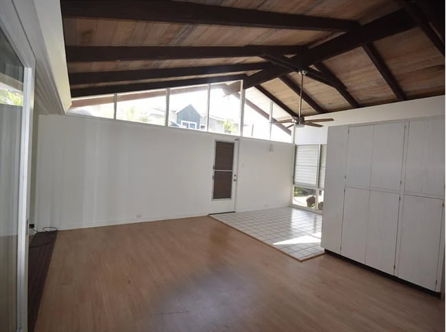 Building Photo - Three bedroom, Two Bath Single Family Home in the Kuliouou-Kalani Iki Neighborhood!