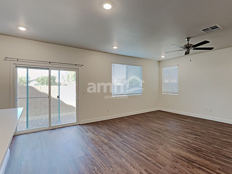 Building Photo - 6023 Schmidt St