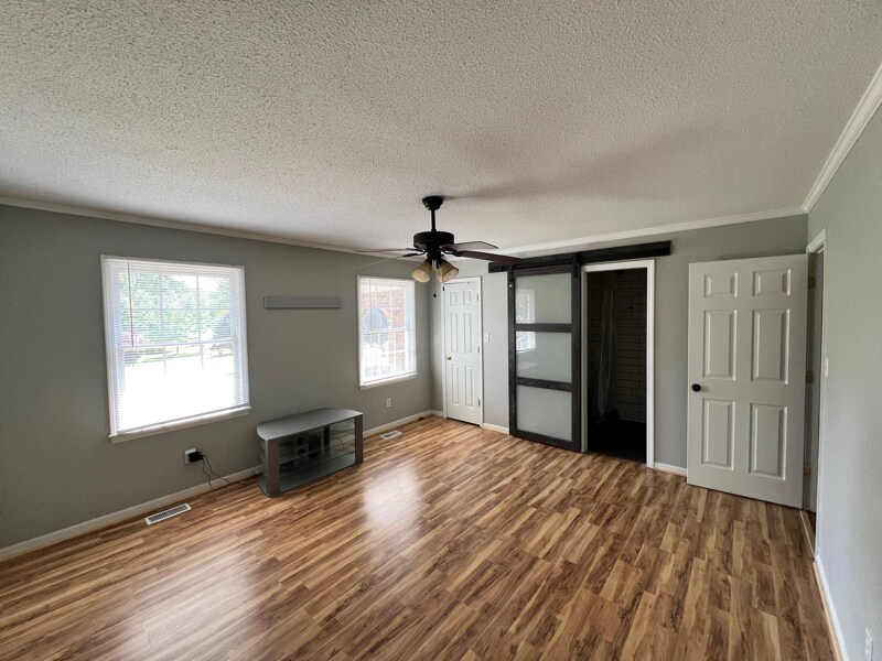 Building Photo - 1240 Shady Oak Trail