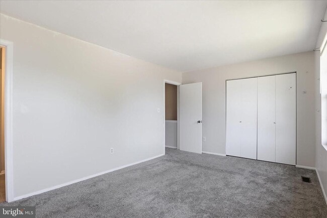 Building Photo - 663 Johahn Dr