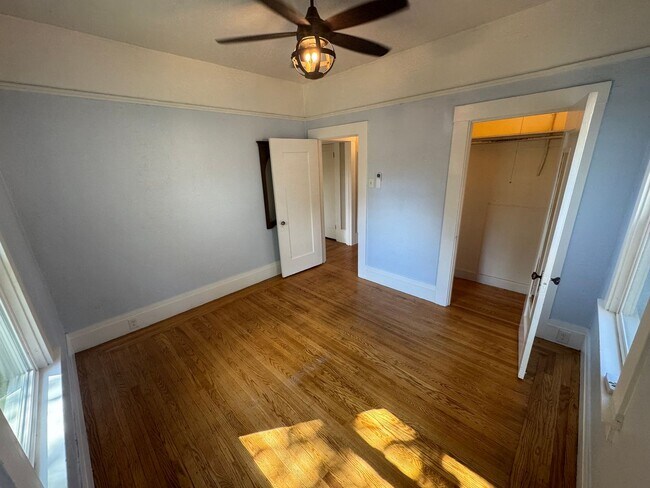 Building Photo - 2 bedroom |1 bathroom | Charming West Taho...