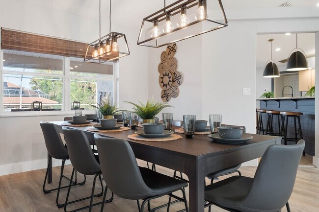 Building Photo - 6 Clinton Ct N