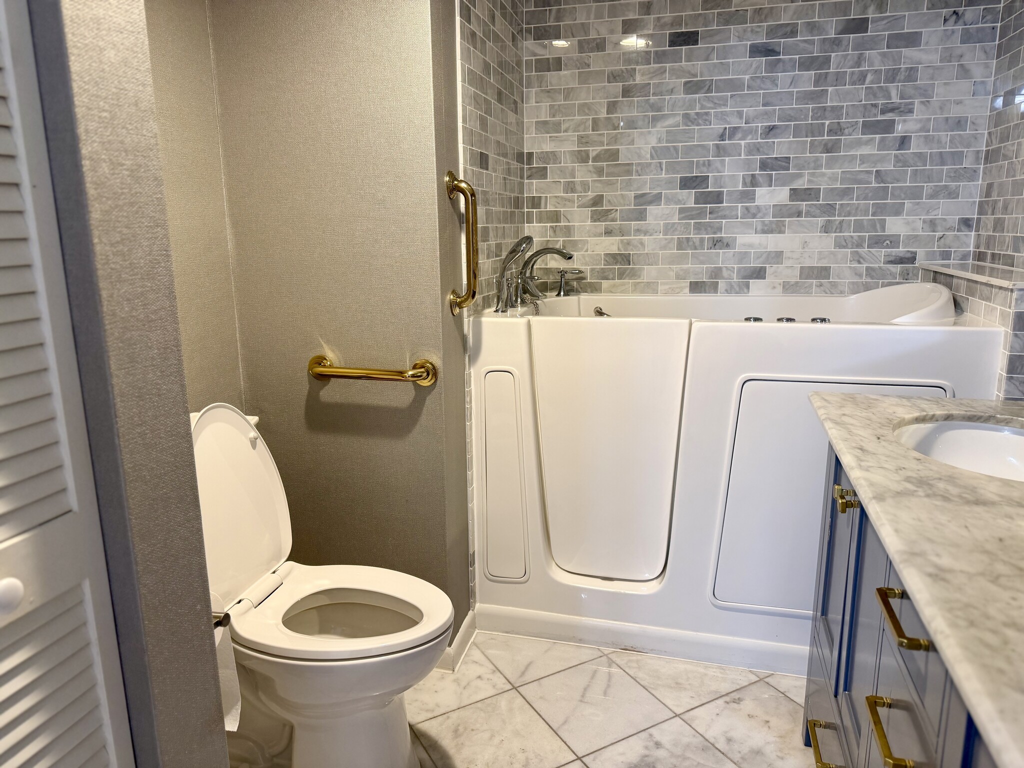 Building Photo - 8388 SE Croft Cir