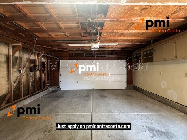 Building Photo - 2850 St Denis Dr