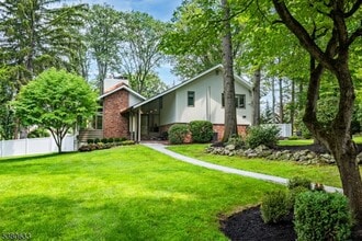 Building Photo - 11 Stevenson Ln