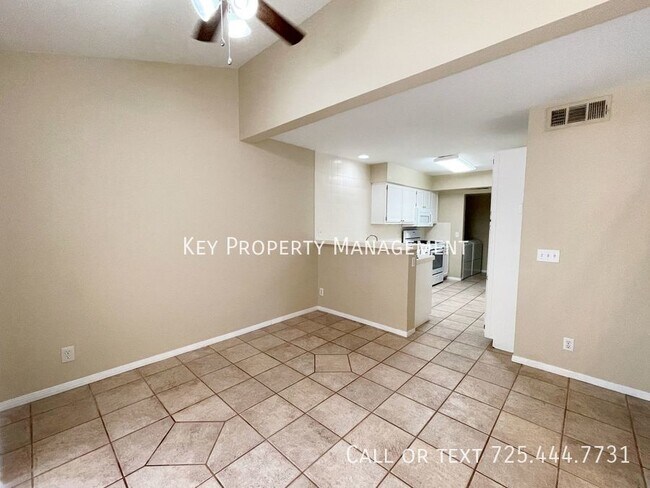 Building Photo - 3 BEDROOM 3 BATH TOWNHOME IN HENDERSON NEA...