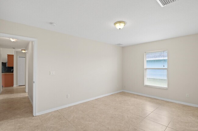 Building Photo - 5651 NW North Crisona Cir