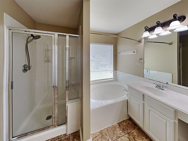 Building Photo - 1927 Makenna Ln