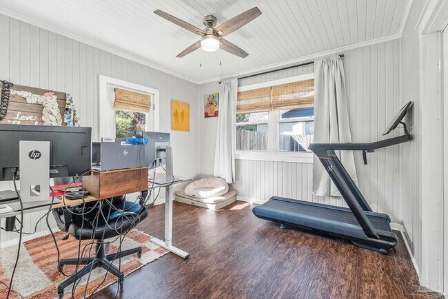 Building Photo - 319 Gamarra Rd