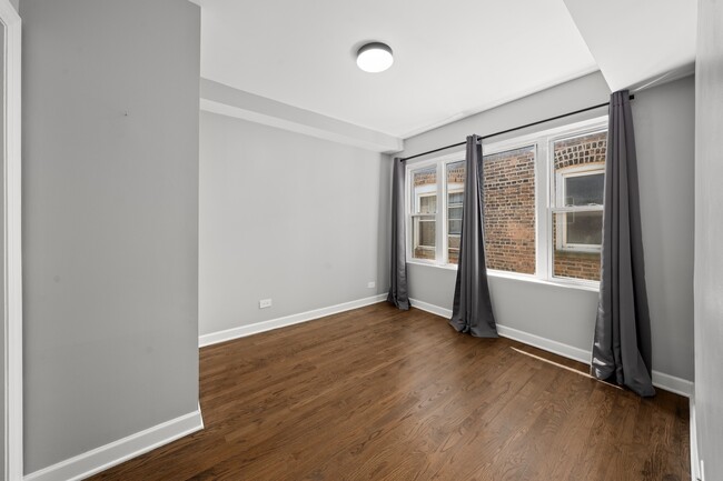 Building Photo - 4604 N Monticello Ave