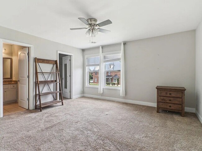 Building Photo - Stunning 4BR House in Columbia