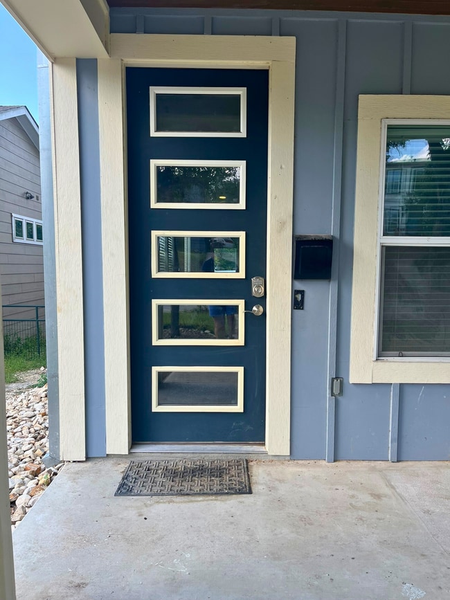 Building Photo - 427 Natalen Ave