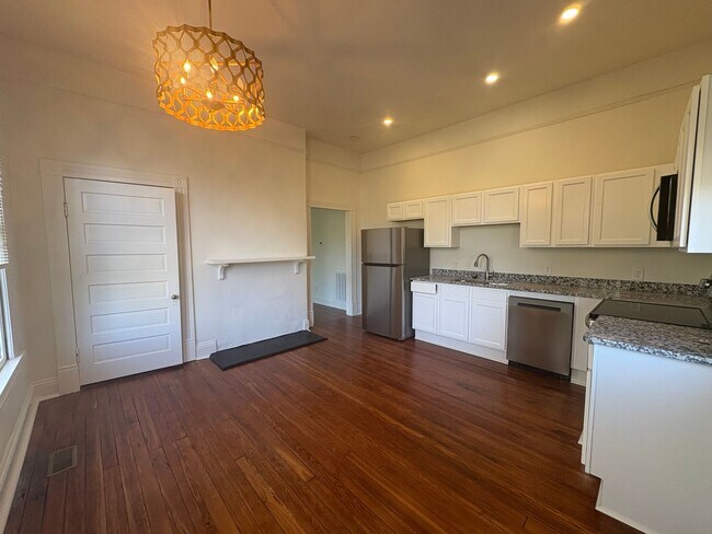 Building Photo - 169 Lamar St