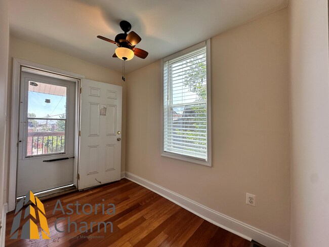Building Photo - Live in Comfort: Spacious 3 Bedroom 2 Bath...