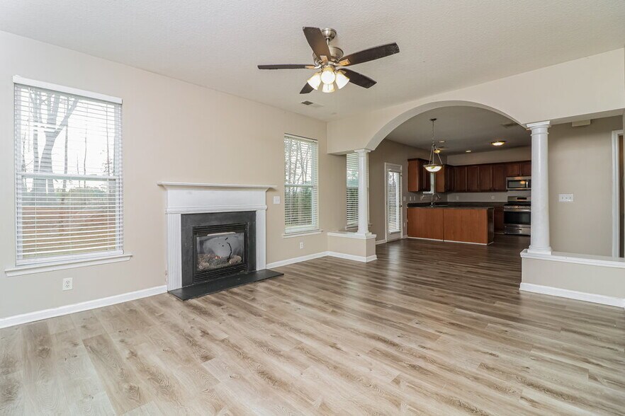 Building Photo - 340 Darbys Run Ct