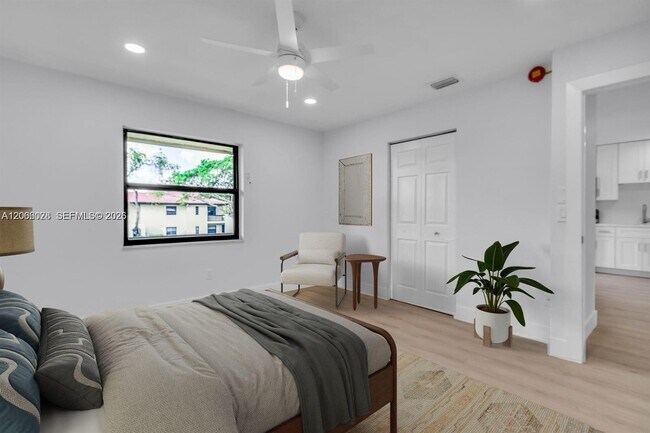 Building Photo - 8535 Casa Del Lago