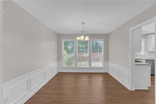 Building Photo - 3527 Chastain Glen Ln NE