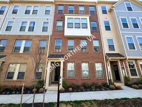 Building Photo - 206 Park Central Ter