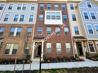 Building Photo - 206 Park Central Ter