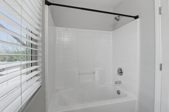 Building Photo - SW!!! Casita!!!! Single Story!!! 4 Bedrooms!!! Gated!!! End or Cut De Sac!!! Community green area...