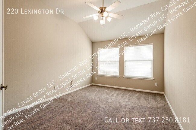 Building Photo - 220 Lexington Dr