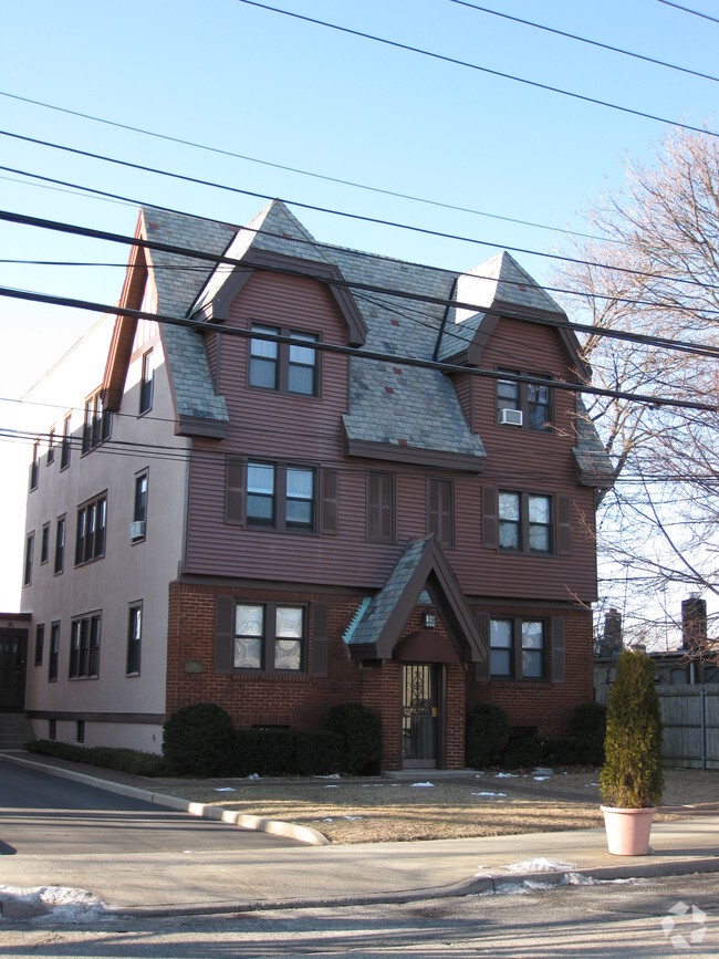 Primary Photo - 63 Rhame Ave
