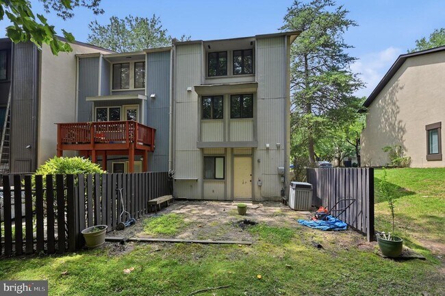 Building Photo - 2242 Cartwright Pl