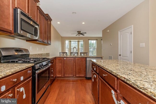 Building Photo - 6226 Newport Pl