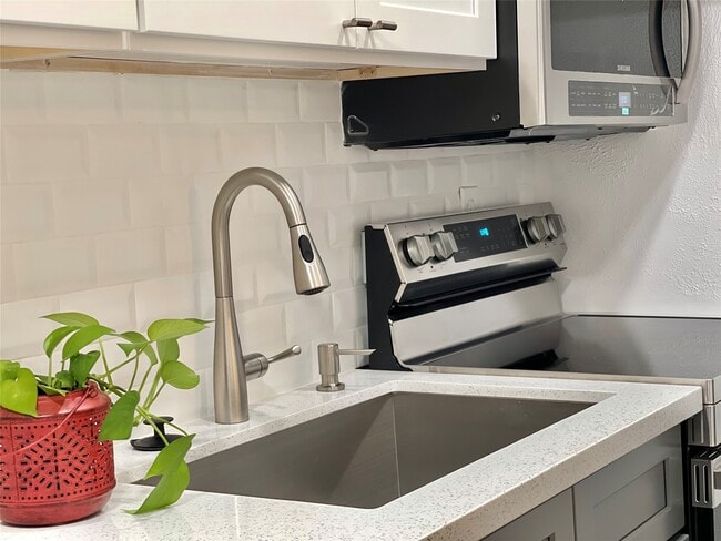 Primary Photo - 3400 Timmons Ln