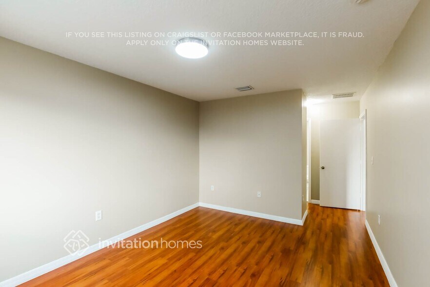 Building Photo - 5937 SW 163rd Ave