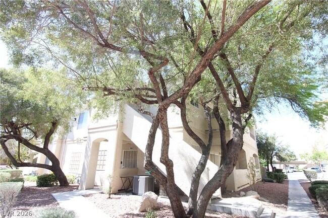 Building Photo - 1881 E Alexander Rd