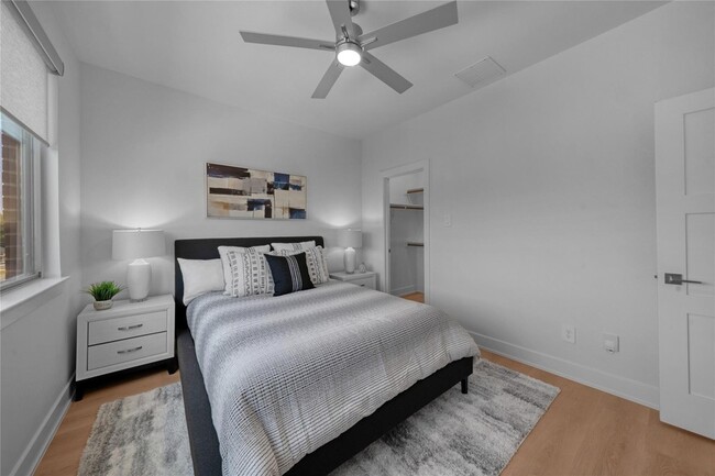 Building Photo - 13351 Goodland St