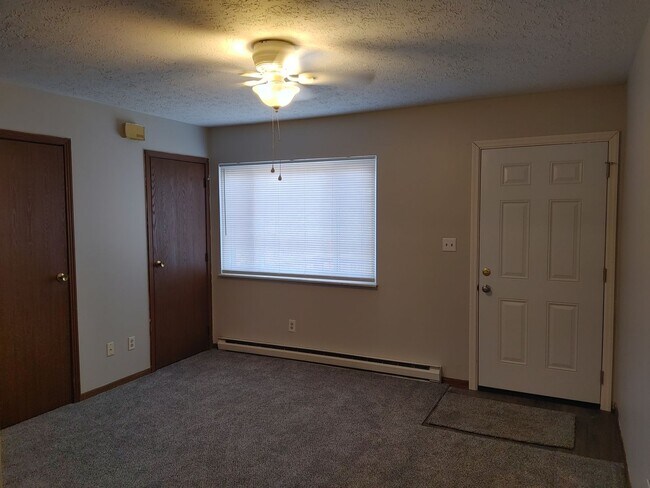 Building Photo - 512 9th Ave