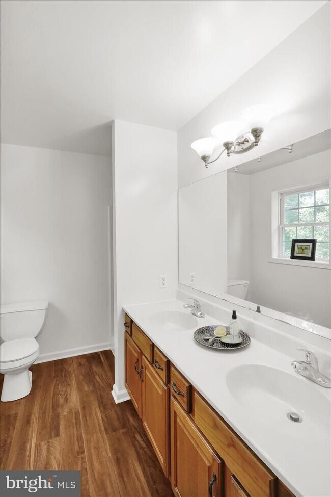 Building Photo - 3 Bed 3 Bath Updated Townhouse In Lititz