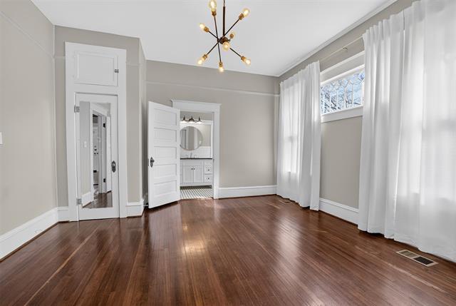 Building Photo - 1630 Mistletoe Blvd