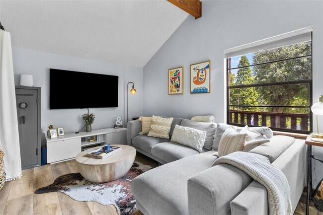 Building Photo - 4925 Hamilton Rd