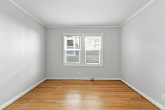 Building Photo - Corner of Character • Rare 2BD Residence at NE 16th & Weidler – Irvington/Lloyd District